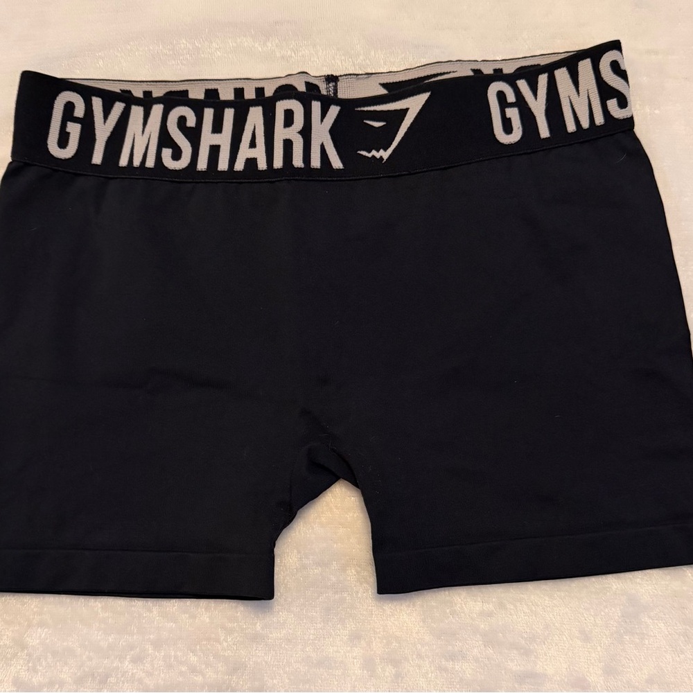 Gymshark Clothing shorts- black-small